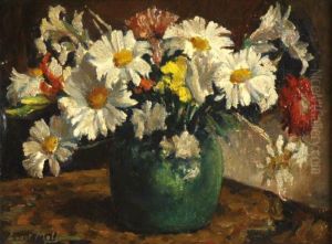 Witte Margrieten In Een Groene Vaas