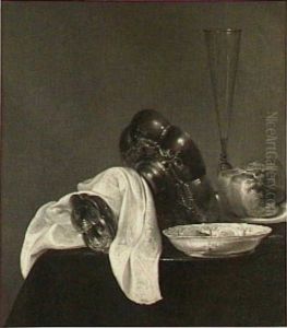 Stilleven met tazza, porselein, fluitglas en een broodje