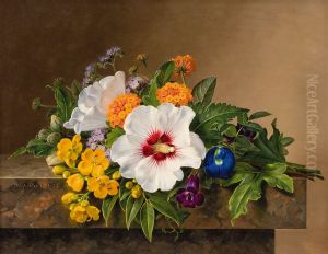 Fleurs sur une table de marbre. Fleurs sur une table de marbre.