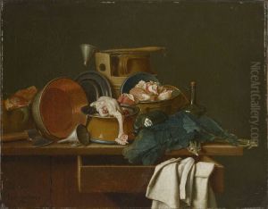 Stillleben mit Kuchengeschirr und gerupftem Huhn