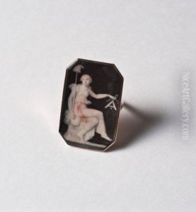 Ring med allegori till aminnelse av stormningen av Tuilerierna 10 augusti 1792
