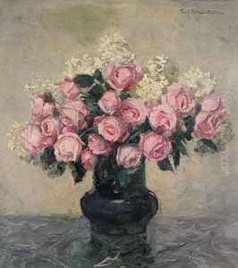 Rosen Und Flieder In Fayencevase