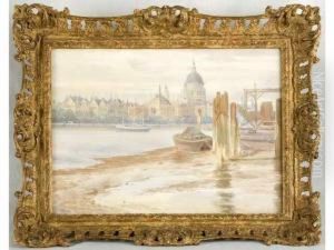 Vue Des Quais De La Tamise Avec La Cathedrale Saint Paul A Londres