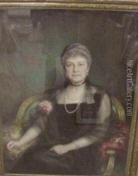 Portrait Of An Elegant Woman Oil Painting - Albert Lynch