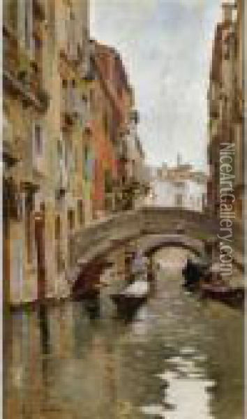 Gondola On A Venetian Canal Oil Painting - Rubens Santoro