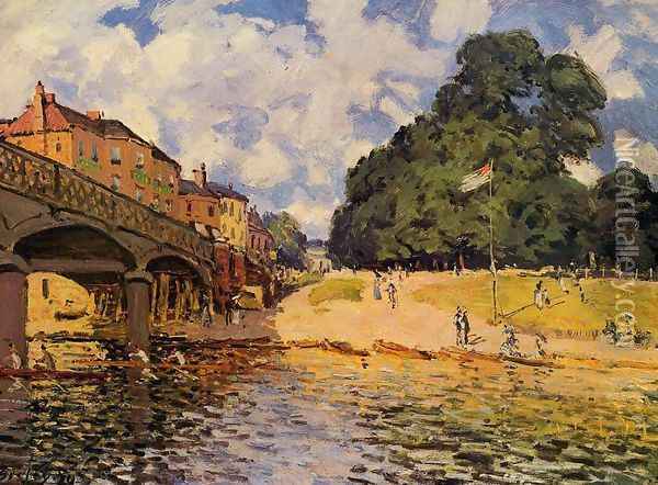 Bridge At Hampton Court Oil Painting - Alfred Sisley