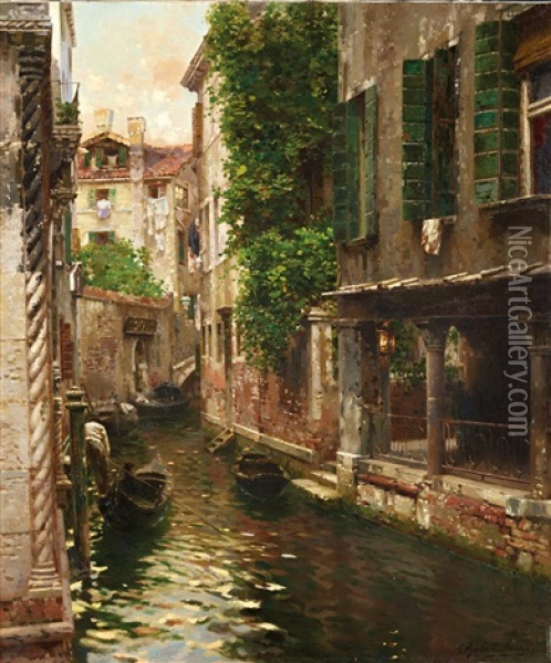 Canal In Venice Oil Painting - Rubens Santoro