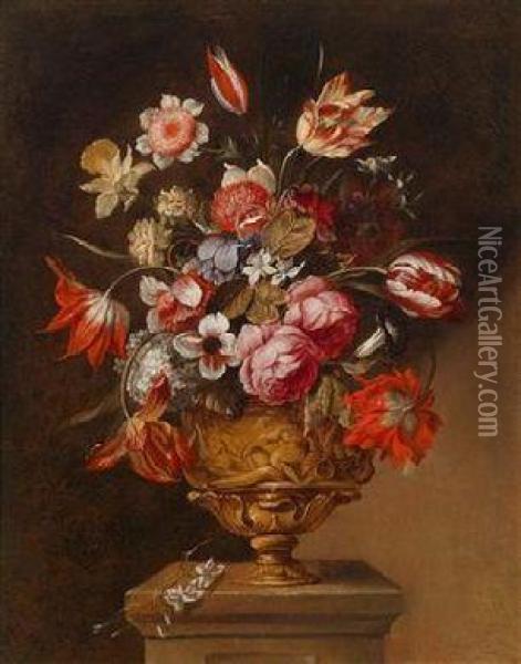 Einpaar Blumenstillleben In Skulptierten Steinvasen Oil Painting - Bartolome Perez