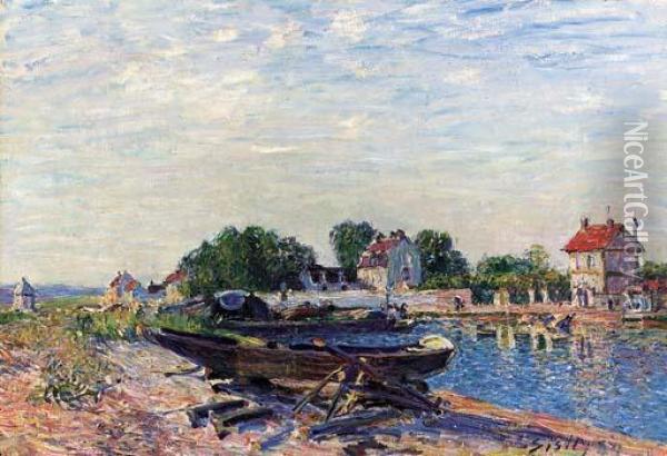 Le Loing A Saint-mammes Oil Painting - Alfred Sisley