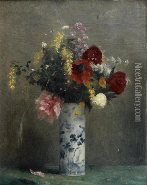 Fleurs, Pivoines Et Coquelicots Dans Un Vase Chinois Oil Painting - Emile Boilvin