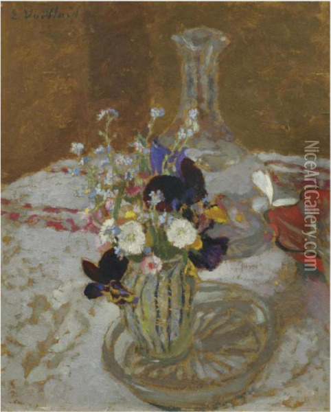 Bouquet De Pensees, De Myosotis Et De Pquerette, Devant Une Carafe, Sur Une Table Oil Painting - Jean-Edouard Vuillard