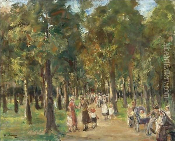 Spazierganger Im Tiergarten (Strollers In Tiergarten) Oil Painting - Max Liebermann