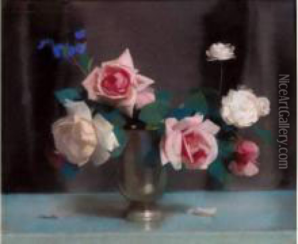 Bouquet De Roses Oil Painting - Lucien Victor Guirand De Scevola