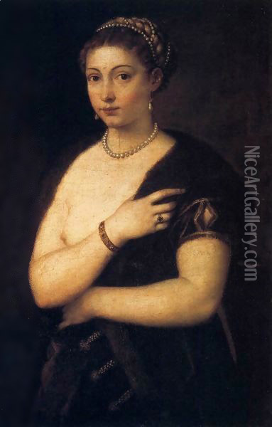 Woman in a Fur Coat Oil Painting - Tiziano Vecellio (Titian)