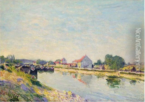 Chalands Sur Le Loing Oil Painting - Alfred Sisley