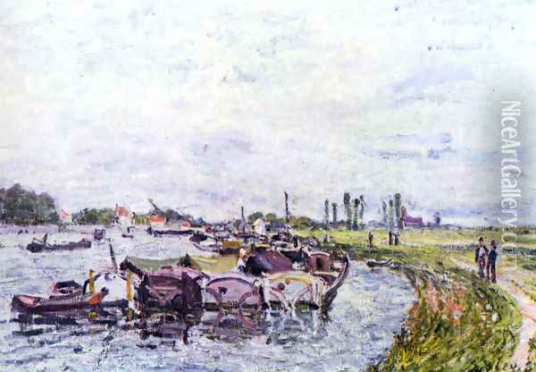Freight punts with Saint Mammès Oil Painting - Alfred Sisley