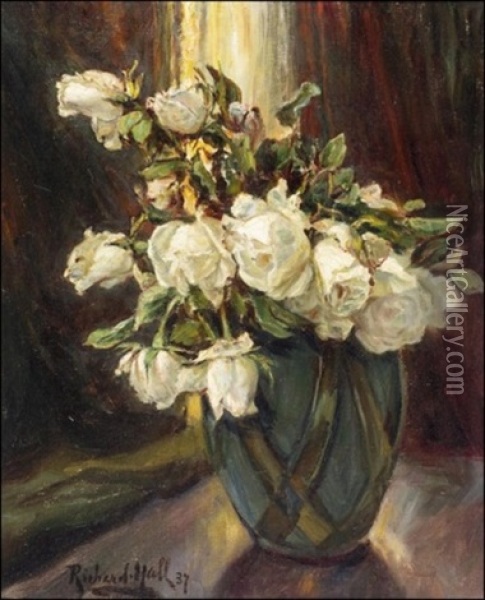 Valkoisia Ruusuja Maljakossa Oil Painting - Richard Hall