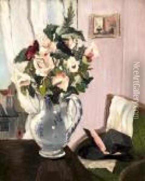 Vase De Roses Dans Un Salon Oil Painting - Vera Rockline