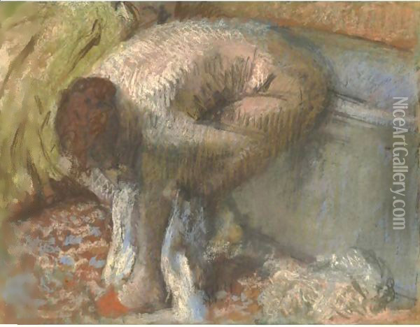 Femme SAessuyant Les Pieds Oil Painting - Edgar Degas
