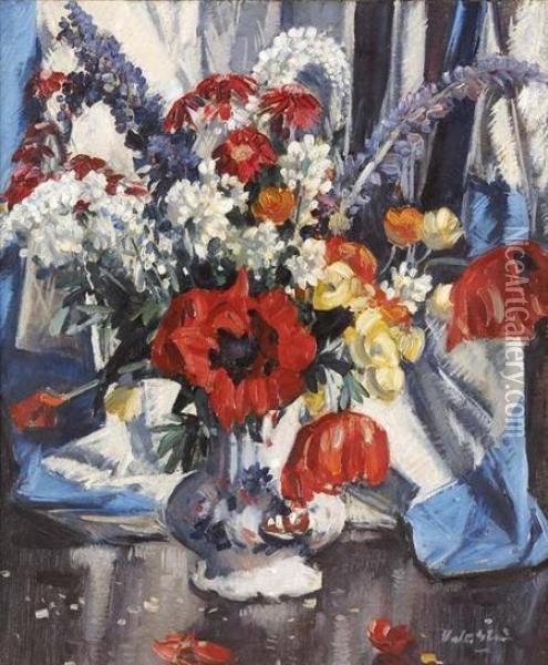 Flowers In A Vase Oil Painting - Walter Graham Grieve