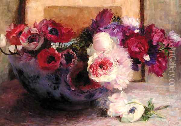 Anemonies in a blue and white bowl Oil Painting - Louise Coupe
