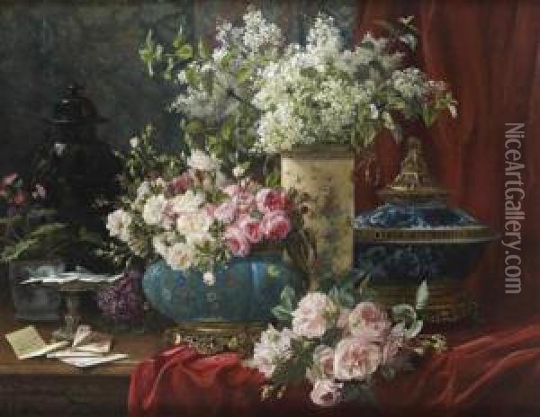 Bouquet De Fleurs Dans Des Vases
 De Style Chinois Sur Une Table Recouverte D'un Drape Bordeaux Oil Painting - Jean Capeinick