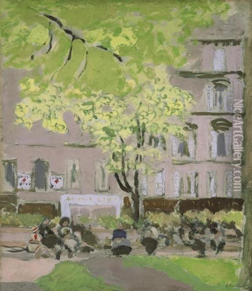 Femmes Assises Sur Les Bancs Du Square Berlioz, Place Vintimille Oil Painting - Jean-Edouard Vuillard